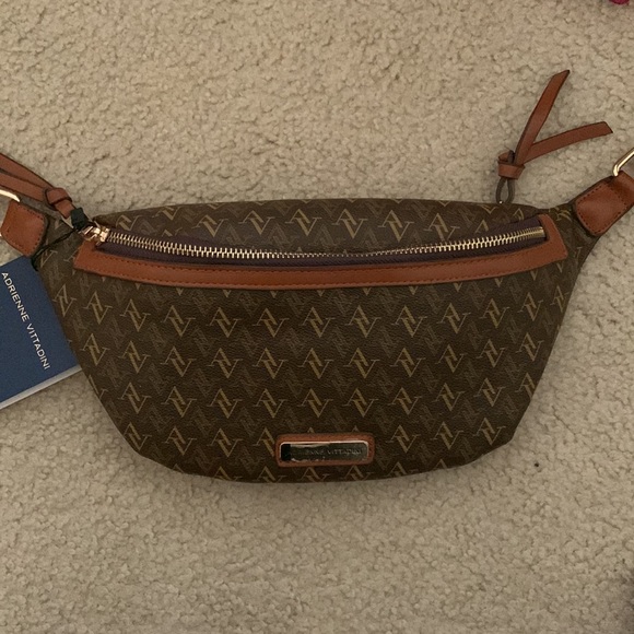 Adrienne Vittadini Fanny Pack - Picture 10 of 11